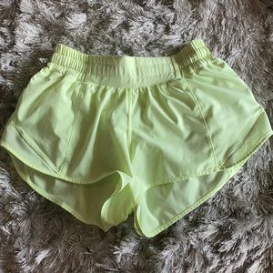 Highlighter lululemon Hotty hot 2.5, size 4